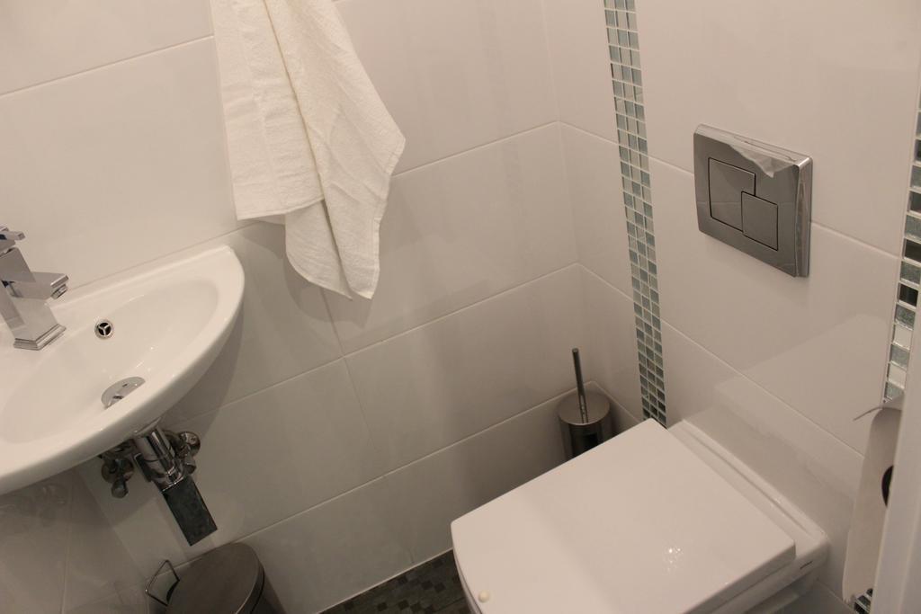 Apartman Relax So Saunou A Jakuzzi Namestovo Ruang foto
