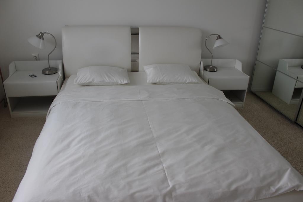 Apartman Relax So Saunou A Jakuzzi Namestovo Ruang foto
